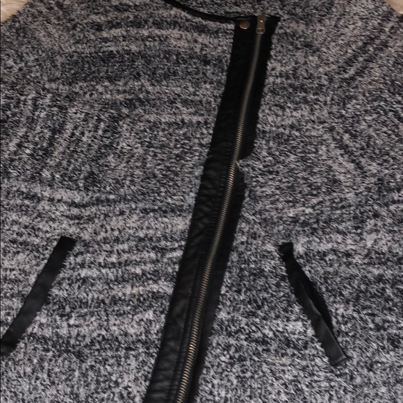 HP ππClub Monaco Italian yarn sweater! Gorgeous! - Picture 4 of 5